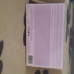 Huda beauty Mercury Retrograde Eyeshadow Palette